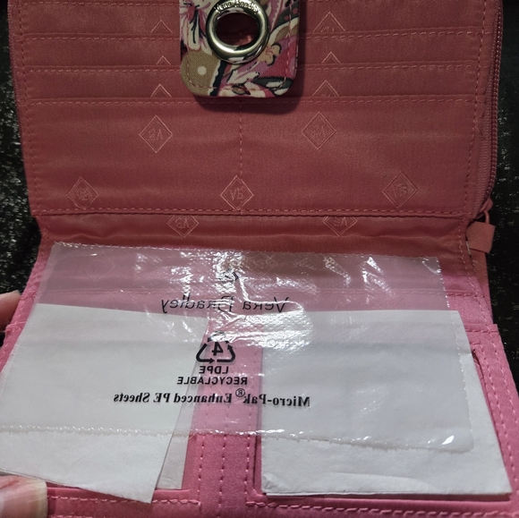 ♡♡Vera Bradley Turnlock Wallet* - Picture 4 of 5